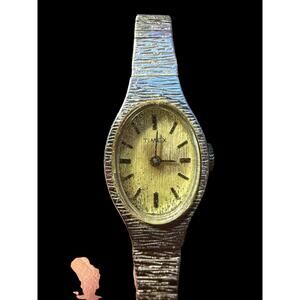 Vintage Timex Women's Silver-Tone Oval Dial Mechanical Wind-Up Wristwatch